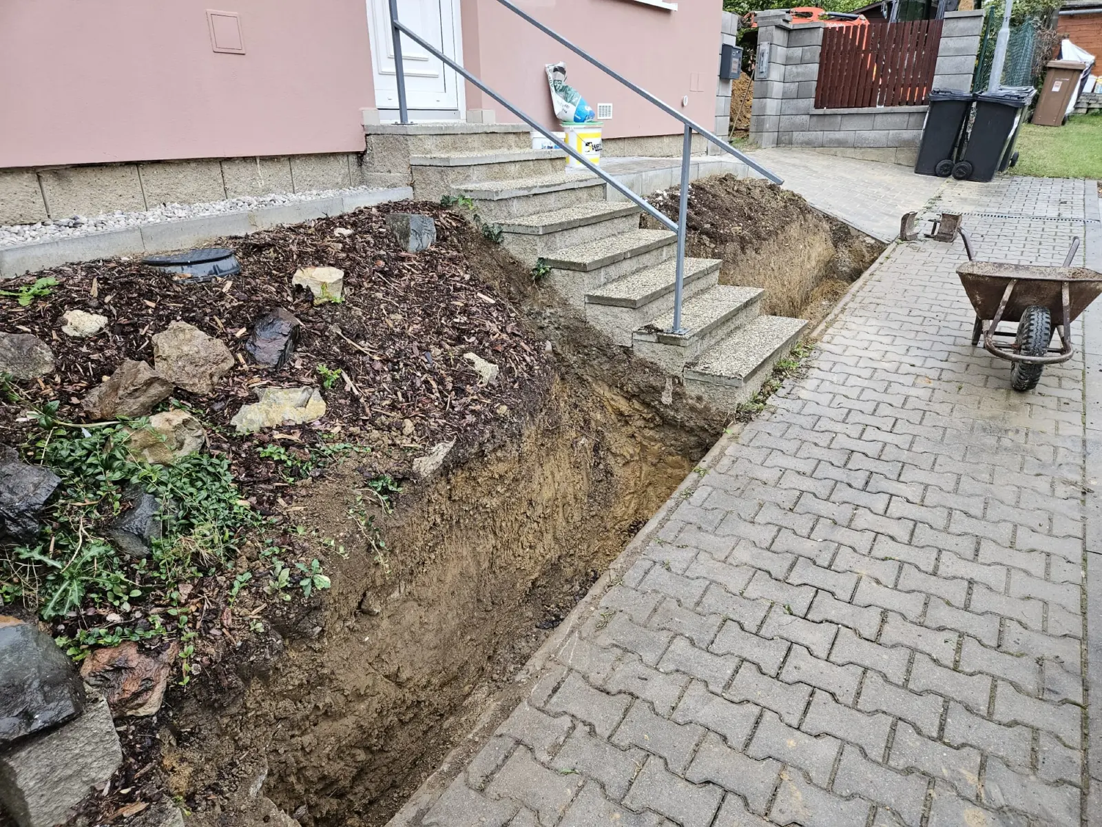 Realizace drenáže rodinného domu – fotografie z realizace